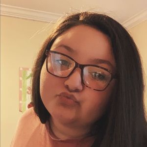 Meet your Posher, Carlie